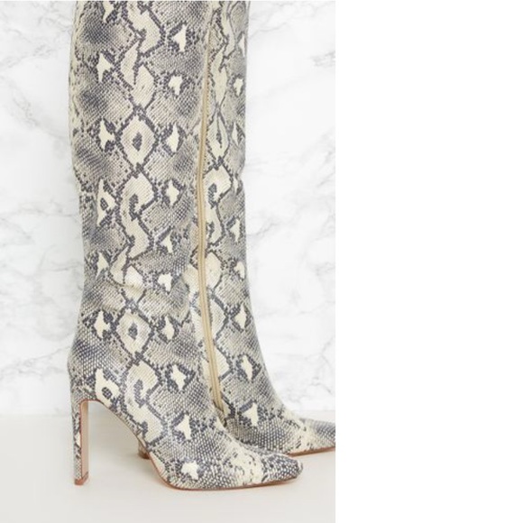 ✖️sold✖️Pretty little thing snake boots - Picture 2 of 7